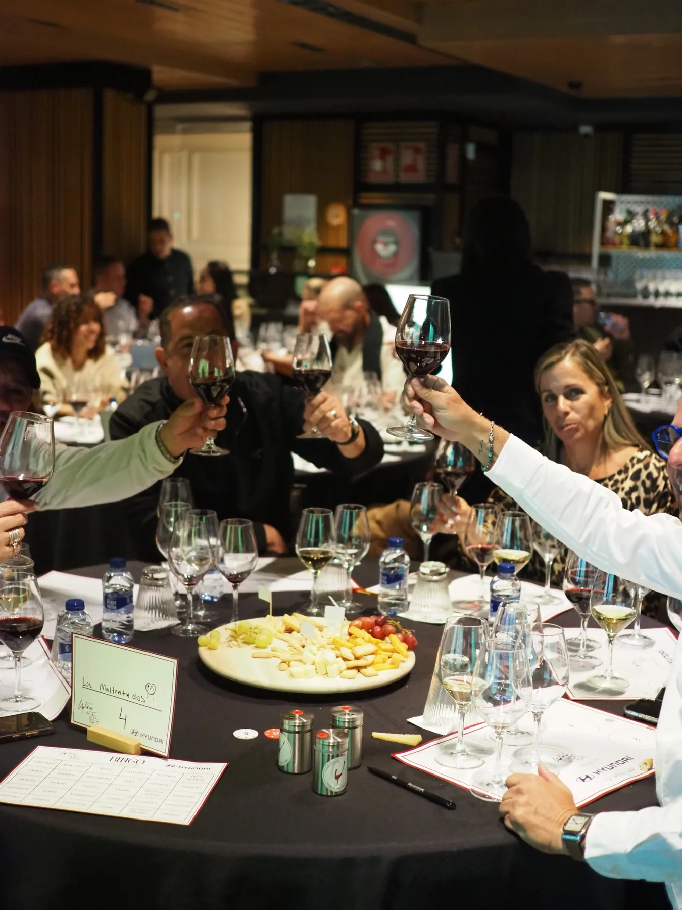Brindis durante un evento corporativo